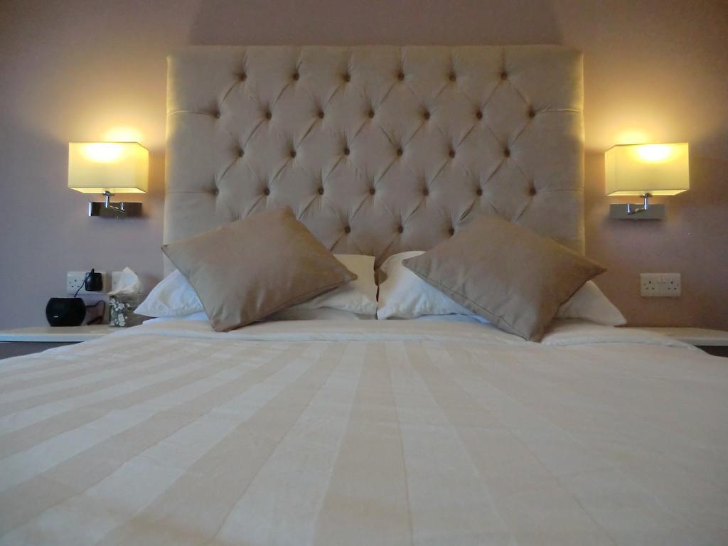 Coombe Dale Accommodation Lulsgate Bottom Oda fotoğraf