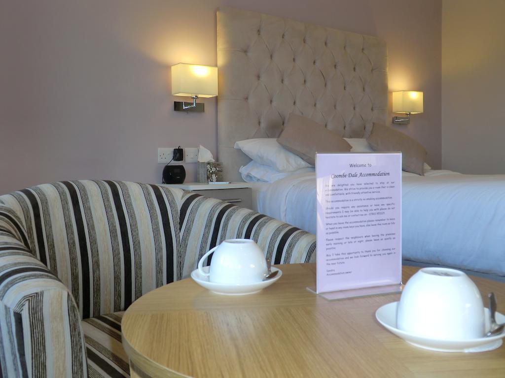 Coombe Dale Accommodation Lulsgate Bottom Oda fotoğraf