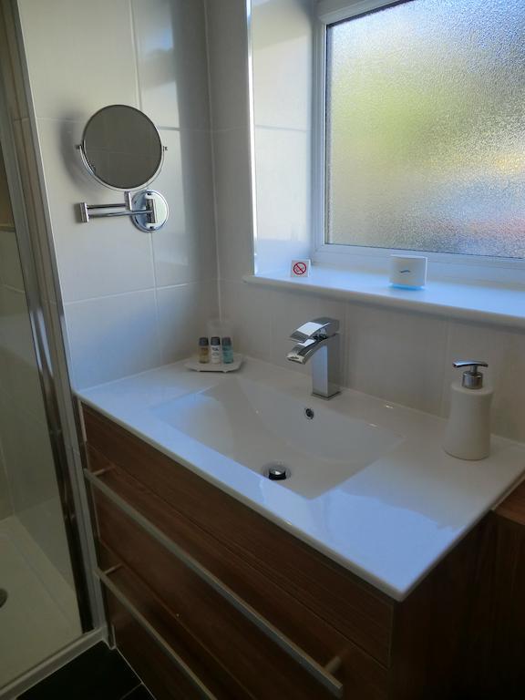 Coombe Dale Accommodation Lulsgate Bottom Oda fotoğraf